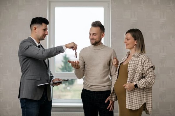 Marchand de biens: Réussir en immobilier avec ce guide expert et stratégies clés