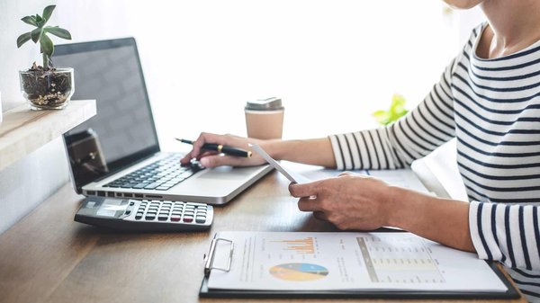 Quelles sont les options de financement pour une reconversion professionnelle à mi-carrière ?