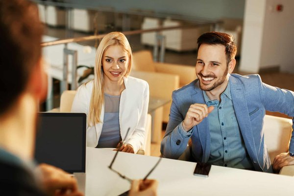 Jeunes : comment bien choisir sa banque ?
